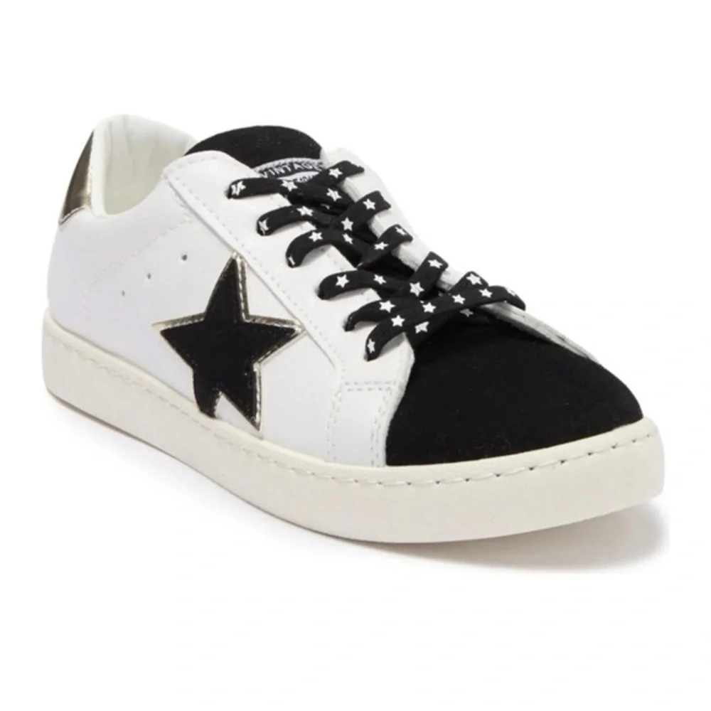 NWOT Vintage Havana Bianca Sneakers Black and Gold Size 5.5